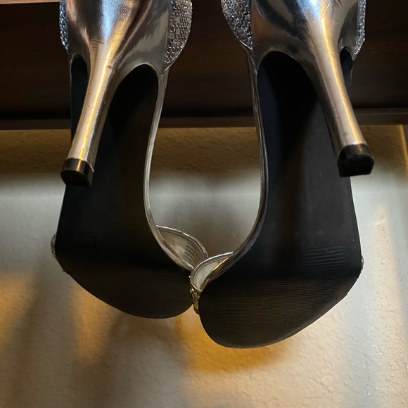 Nine West - Glamorous Silver Sequin Heels - Picture 9 of 11